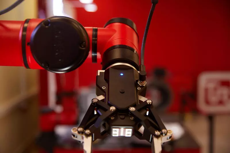 Собянин: Учебные заведения Москвы оснащают роботами столичного производства. Официальный сайт Мэра Москвы