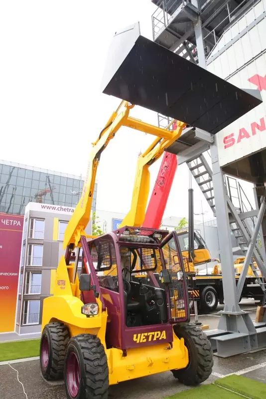 Фото №2 для новости «ЧЕТРА: ЧЕТРА представила новый мини погрузчик»