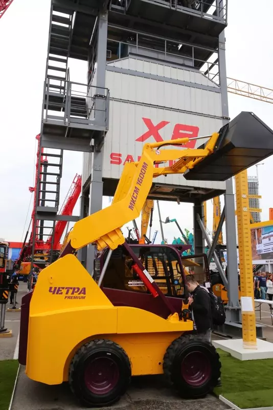 Фото №3 для статьи «фронтальный погрузчик: ЧЕТРА представила новый мини погрузчик»