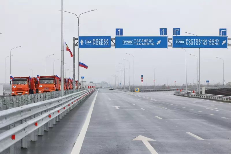 Изображение 1 для новости «Дорожное строительство: В Ростовской области дали старт движению по Западной хорде»