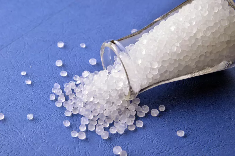 Изображение №2 для ««Газпром нефть»: Газпром нефть запустила экологичную переработку пластиковой упаковки в Ленинградской области»