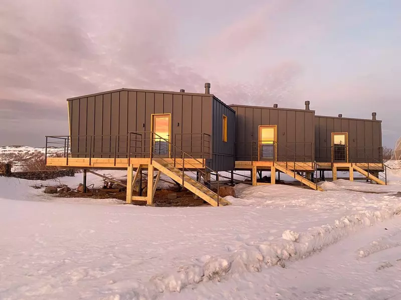 Изображение #2 для поста «Мурманская область: В Териберке Мурманской области открылась новая база отдыха»