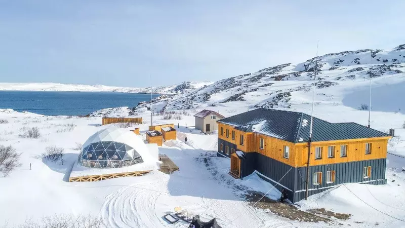 №1 для публикации «Отдых и туризм: В Териберке Мурманской области открылась новая база отдыха»