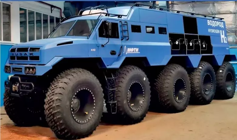 В России представили первый отечественный вездеход на водороде