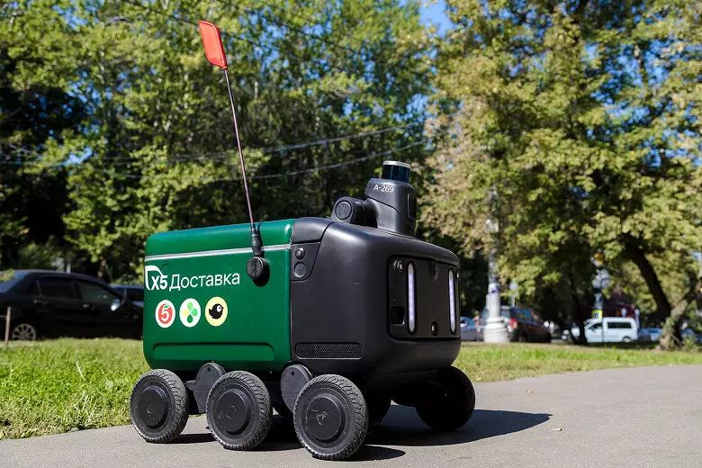 Из Пятёрочек запустили собственную доставку заказов с помощью роботов