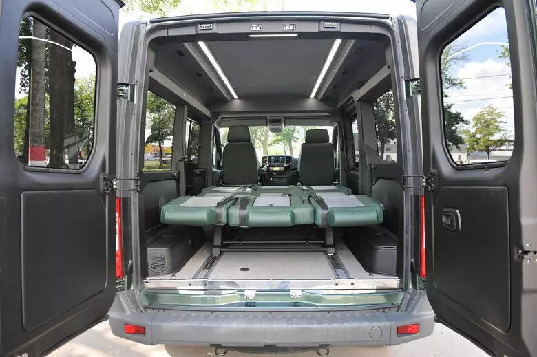 Картинка 1 для новости «Фотофакты: Представлен новый полноприводный Соболь 4 4 с большой кроватью»