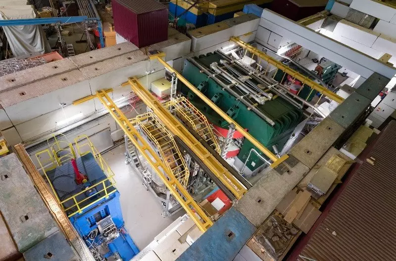 Фото 2 для статьи «наука: В ОИЯИ создали устройство сборки супермодулей для детектирования ионизирующего излучения»