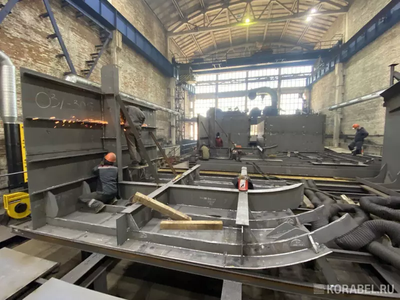 Изображение #2 для новости «судостроение: В Находке спущен на воду первый из восьми краболовов»