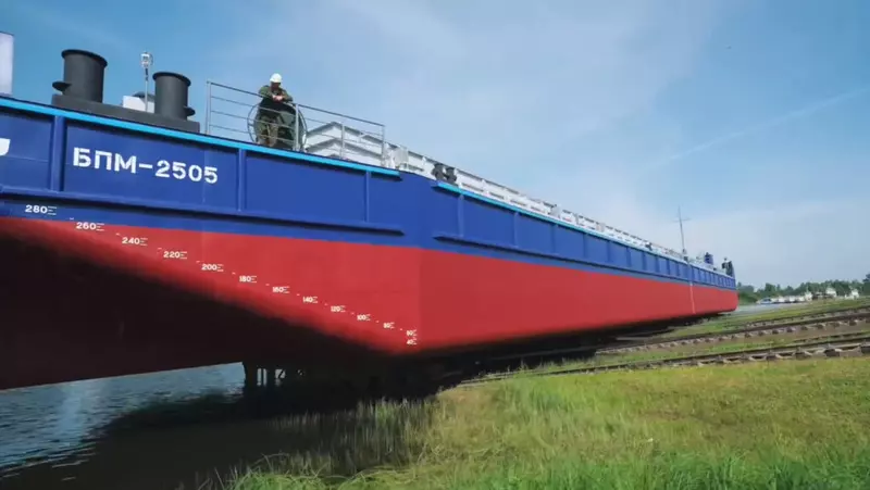 На СССЗ спущена на воду баржа БПМ 2505