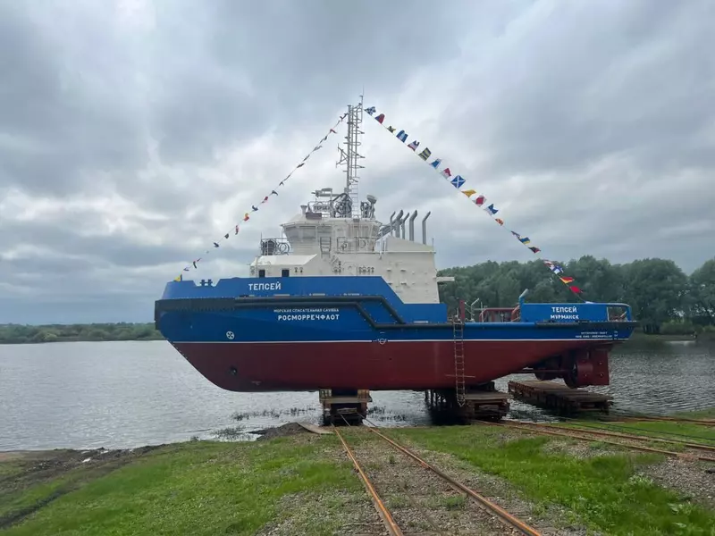 На Окской судоверфи спущен на воду буксир спасатель Тепсей проекта Е025