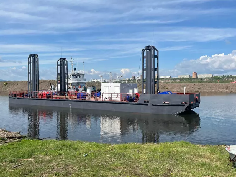 Фото #3 для поста «понтон: В Красноярске спущен на воду понтон проекта ИБЧ ПЭ60»