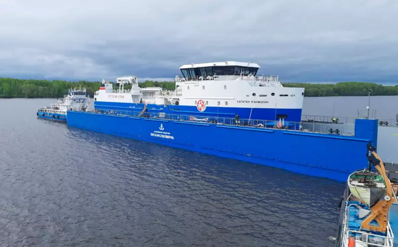 Фотофакт Перегон нового краболова Капитан Манжолин проекта 5712Р