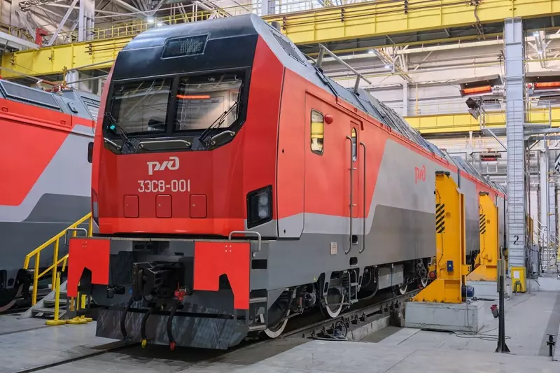 Иллюстрация 1 для поста «Транспорт: Электровоз 3ЭС8 Малахит передан в эксплуатацию»