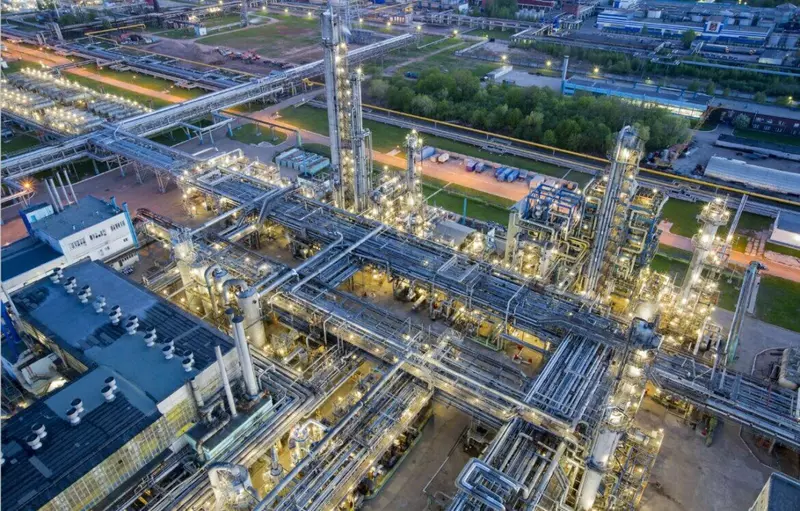 Нижнекамскнефтехим запустил производство специального синтетического масла