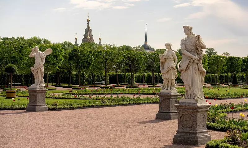 После многолетней реставрации в Петергофе открылся Верхний сад