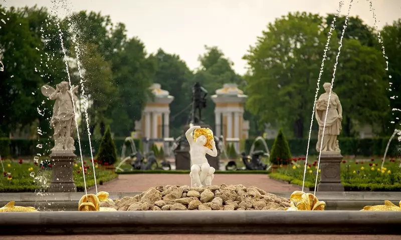 Картинка #6 для новости «музей: После многолетней реставрации в Петергофе открылся Верхний сад»