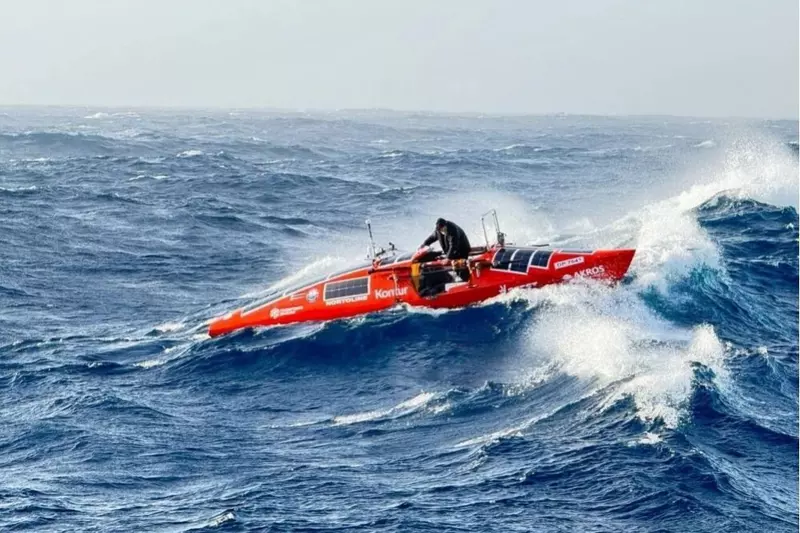Федор Конюхов первым в истории пересек Южную Атлантику на весельной лодке