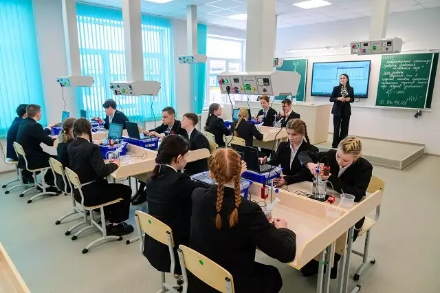 Фото #2 для публикации «новая школа: В поселке Руэме Марий Эл открыли новый корпус средней общеобразовательной школы»