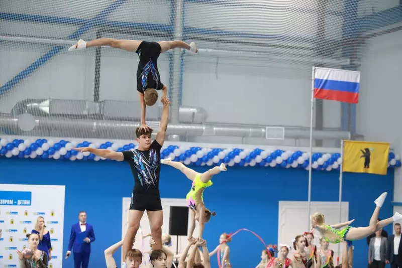 Фото #2 для «Ярославская область: Новый физкультурно оздоровительный комплекс в Дзержинском районе Ярославля начал работу»