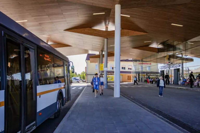 Фото №2 для новости «спецтехника и логистика: Открывшийся в подмосковных Бронницах автовокзал в 15 раз больше прежнего»