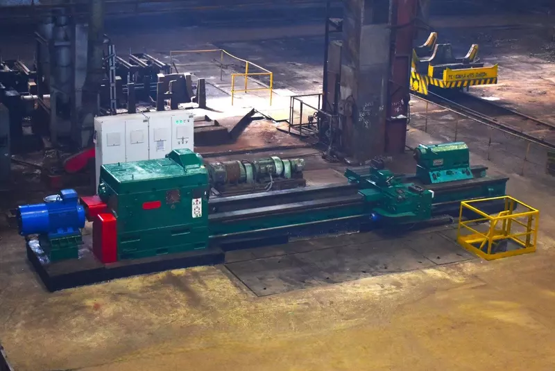 В прокатном цехе ЗМЗ запущен в эксплуатацию токарный станок 1А660