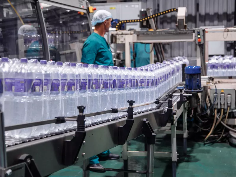 Новое оборудование для розлива минеральной воды запустили на заводе СКИТ в Приморском крае