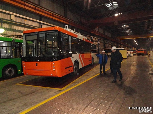Троллейбус камаз 62825