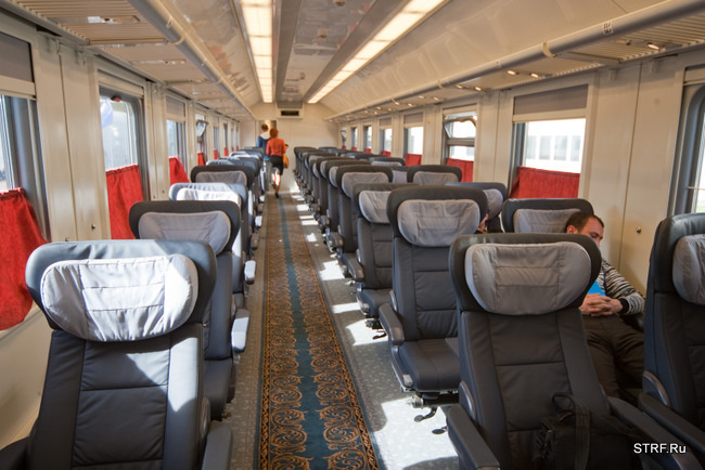 Сидячий вагон в поезде москва санкт петербург