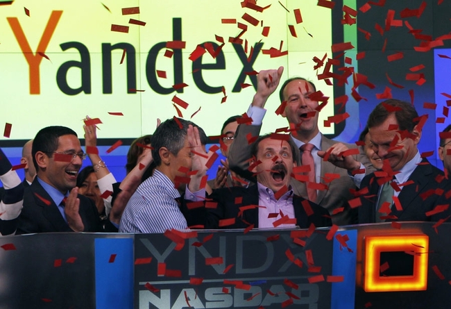 В мае 2011 года Яндекс разместил свои акции на бирже NASDAQ. Всего было размещено более 52,2 миллиона акций класса а, общий объем размещения составил 1,3 миллиарда долларов