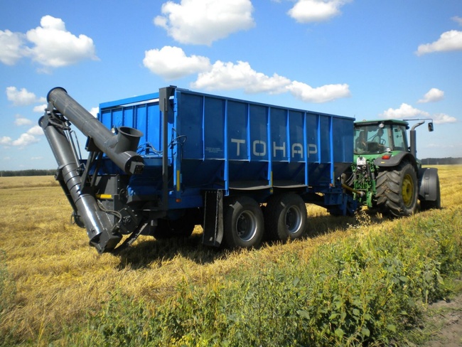 Прицеп тракторный ПТ-4 с зерновым шнеком