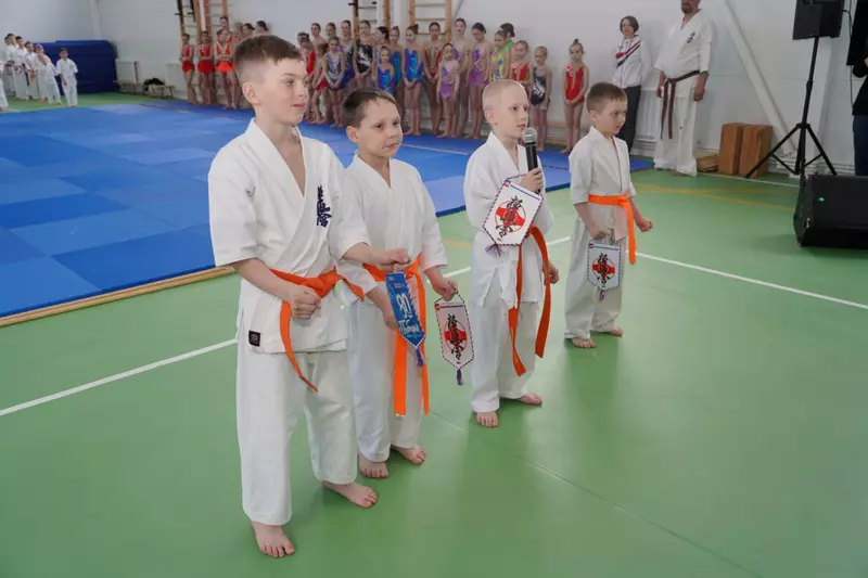 Иллюстрация №2 для поста «спортивные объекты: Модульный спортзал открыли в школе посёлка Ванино в Хабаровском крае»