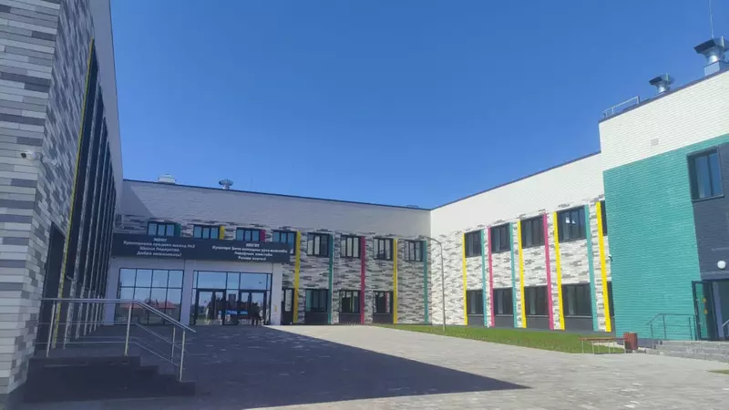 Картинка №1 для поста «Детские сады и школы: В Татарстане открыт новый корпус Кукморской средней школы 3»