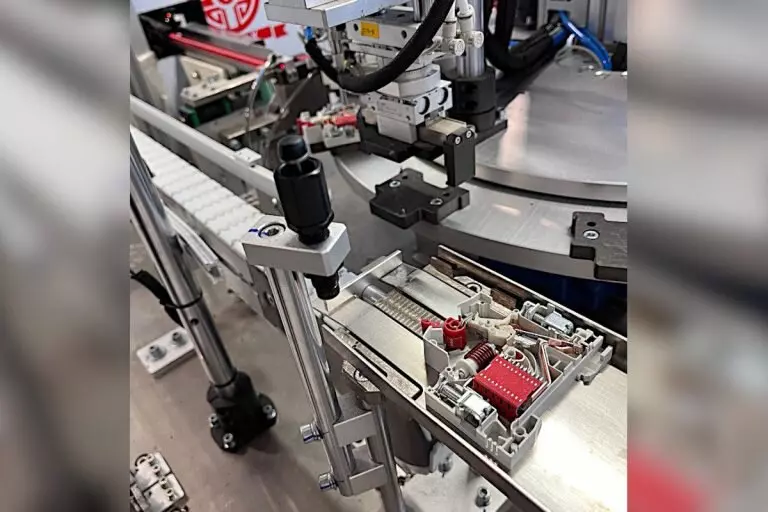 Иллюстрация #2 для «Тверь: В Твери компания ДКС запустила производство автоматических выключателей»