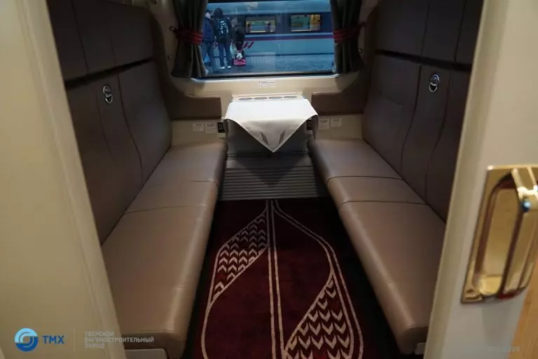 Фото №1 для публикации «Транспорт: В Твери построили инновационные вагоны для обновлённой Красной стрелы»