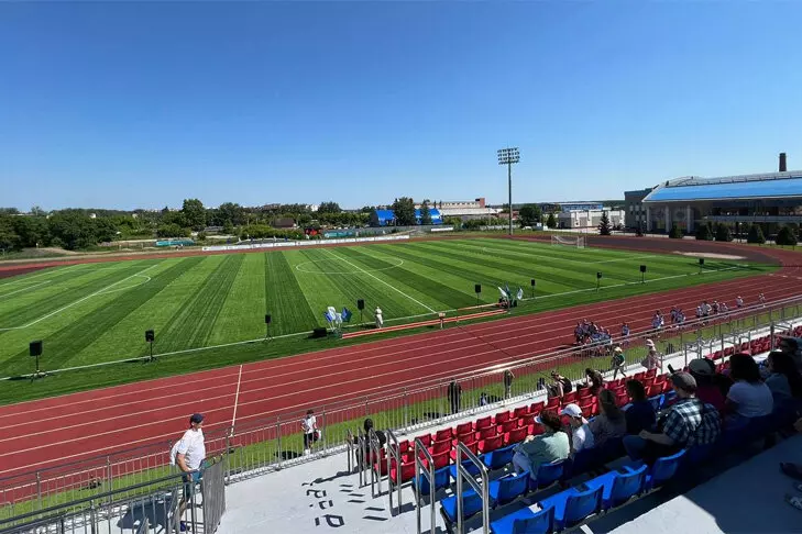 Картинка #2 для статьи «спортивные объекты: В Бердске после реконструкции открыли стадион Авангард»