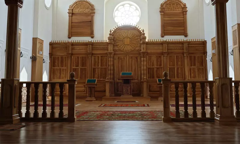 Картинка №4 для статьи «объекты архитектуры: В Симферополе после реставрации открыта караимская кенасса»