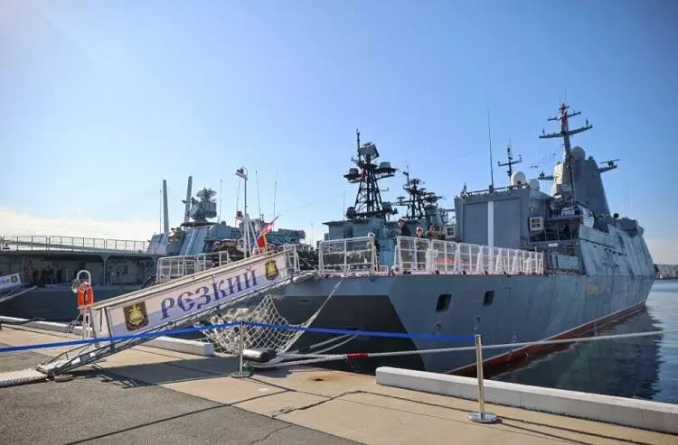 Иллюстрация #4 для поста «20380: На корвете Резкий проекта 20380 поднят Андреевский флаг»