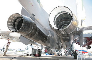 «Изделие 117С», установленное на новейшем Су-35С, имеет систему управления вектором тяги, которая дает истребителю сверхманевренность. © ОАО «НПО «Сатурн»