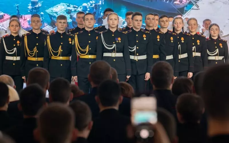 Картинка 3 для поста «Севастополь: Открыт новый спорткомплекс кадетки СК РФ в Севастополе»