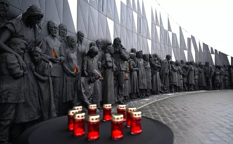 #3 для «Общество: В Гатчине открыли мемориал мирным жителям СССР жертвам нацистского геноцида»