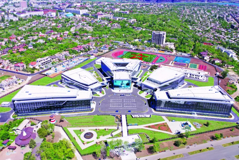 Изображение №1 для новости «Видеоблог: В Мариуполе военные строители за рекордные 350 дней возвели филиал Нахимовского ВМУ»