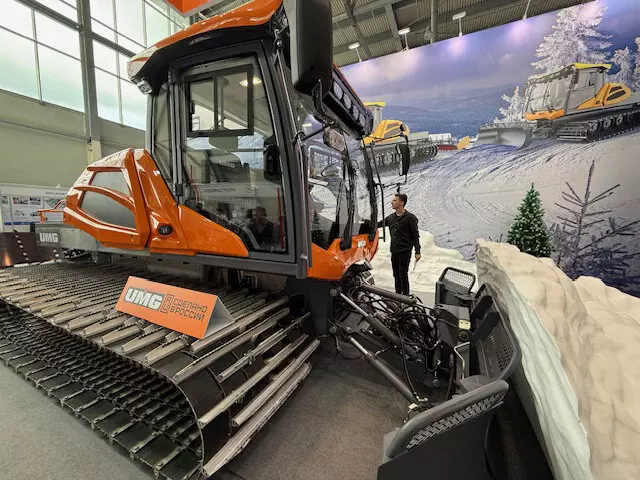 Картинка #3 для поста «ЧСДМ: впервые представил новую снегоуплотнительную машину ратрак РТ 6»