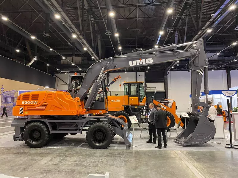 Картинка 1 для новости «Производство: ООО СДМ представила колёсный экскаватор 200 и фронтальный погрузчик 30»