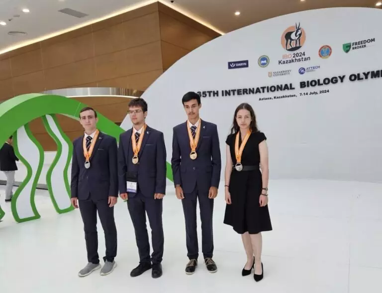 #1 для новости «Образование: 4 медали завоевали российские школьники на Международной биологической олимпиаде»