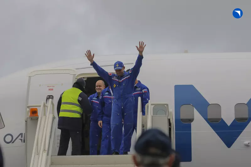 Иллюстрация 4 для «Иркутский авиационный завод: Второй импортозамещенный образец МС 21 совершил беспосадочный перелет из Иркутска в Жуковский»