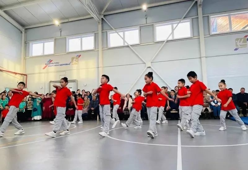 Картинка №2 для «Якутия: В Якутском селе Мяндиги Амгинского улуса открыли новый спортивный зал»