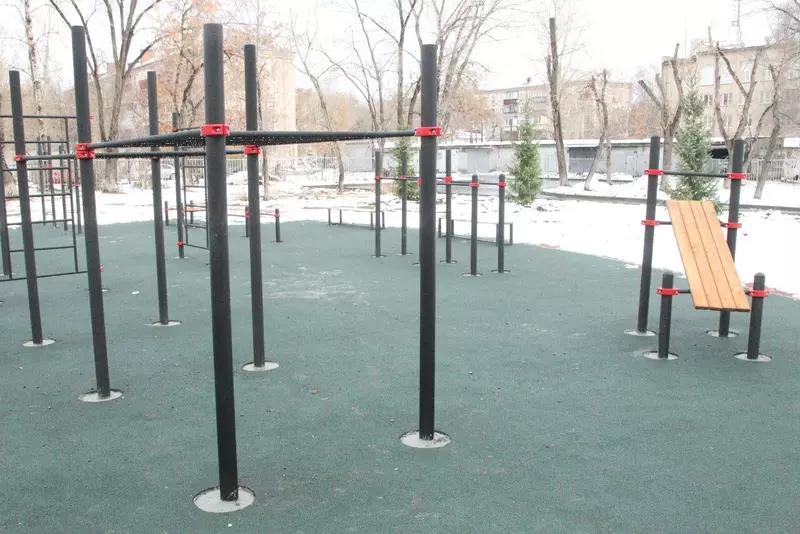 Иллюстрация #2 для «Челябинск: Пять школьных стадионов Челябинска обновили благодаря инициативному бюджетированию»