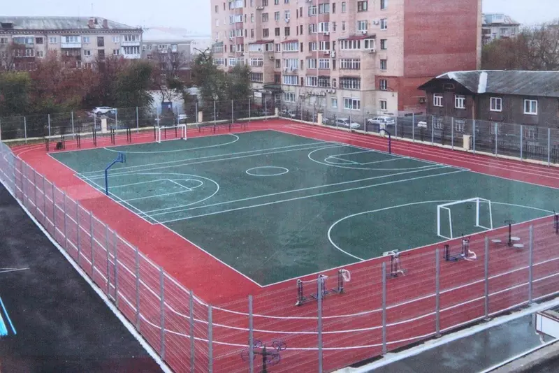 Пять школьных стадионов Челябинска обновили благодаря инициативному бюджетированию