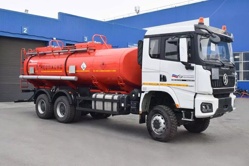 4 для «УЗСТ в 2023 году представил новые модели емкостной спецтехники»