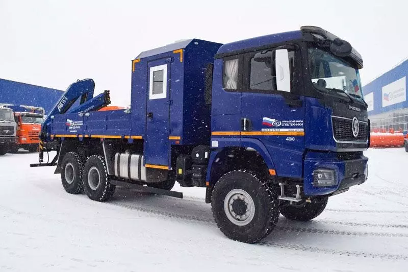 Фото №3 для статьи «спецтехника: Завод спецтехники с Урала выпустил новые модели спецтехники с КМУ и новую КМУ»